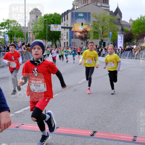 25.04.2026 - Das Zehntel Tim E. http://msf.ph/oto/9568634 25.04.2026 08:54:24 Ziel 1374, 1506, 1539, 1760, 1868, 1874, 2045, 2049, 2072, 2264, 2298, 2475, 2505, 2506, 2510, 2520, 2568, 2591, 2641, 2738, 2764, 2776, 2791, 2814, 2859, 2977, 2978, 3074, 3102, 3131, 3267, 3532, 3592, 3593, 3759, 3853, 3959, 3984 meine-sportfotos.de