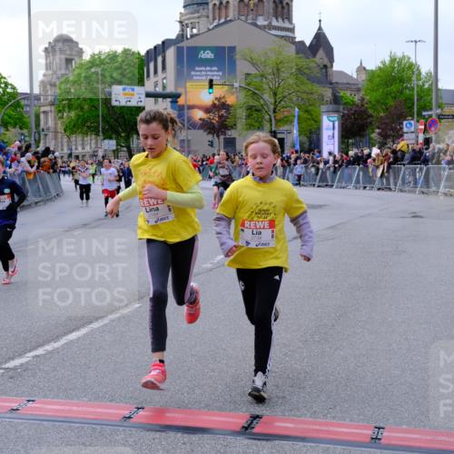 25.04.2026 - Das Zehntel Tim E. http://msf.ph/oto/9568638 25.04.2026 08:54:25 Ziel 1374, 1506, 1539, 1760, 1868, 1874, 2045, 2049, 2072, 2264, 2298, 2475, 2505, 2506, 2510, 2520, 2568, 2591, 2641, 2738, 2764, 2776, 2791, 2859, 2883, 2977, 2978, 3074, 3102, 3131, 3267, 3532, 3593, 3759, 3853, 3916, 3959, 3984 meine-sportfotos.de