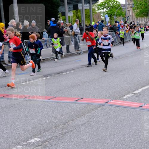 25.04.2026 - Das Zehntel Tim E. http://msf.ph/oto/9568640 25.04.2026 08:54:32 Ziel 1201, 1346, 1374, 1644, 1655, 1922, 2049, 2072, 2249, 2264, 2269, 2286, 2298, 2510, 2591, 2639, 2641, 2654, 2738, 2764, 2883, 2940, 3074, 3102, 3146, 3173, 3294, 3759, 3853, 3916, 3986 meine-sportfotos.de
