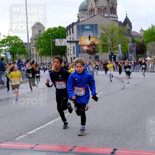 25.04.2026 - Das Zehntel Tim E. http://msf.ph/oto/9568678 25.04.2026 08:54:42 Ziel 1003, 1216, 1256, 1433, 1459, 1742, 1743, 1873, 1922, 1937, 2219, 2224, 2225, 2234, 2649, 2723, 2730, 2733, 2763, 2813, 2822, 3089, 3096, 3173, 3201, 3258, 3294, 3305, 3306 meine-sportfotos.de