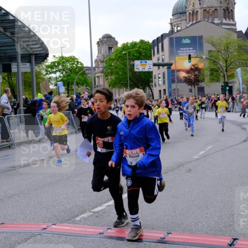 25.04.2026 - Das Zehntel Tim E. http://msf.ph/oto/9568681 25.04.2026 08:54:42 Ziel 1003, 1216, 1256, 1433, 1459, 1742, 1743, 1873, 1922, 1937, 2219, 2224, 2225, 2234, 2649, 2723, 2730, 2733, 2763, 2813, 2822, 3089, 3096, 3173, 3201, 3258, 3294, 3305, 3306 meine-sportfotos.de