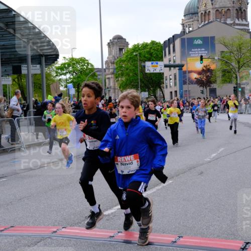 25.04.2026 - Das Zehntel Tim E. http://msf.ph/oto/9568682 25.04.2026 08:54:42 Ziel 1003, 1216, 1256, 1433, 1459, 1742, 1743, 1873, 1922, 1937, 2219, 2224, 2225, 2234, 2649, 2723, 2730, 2733, 2763, 2813, 2822, 3089, 3096, 3173, 3201, 3258, 3294, 3305, 3306 meine-sportfotos.de