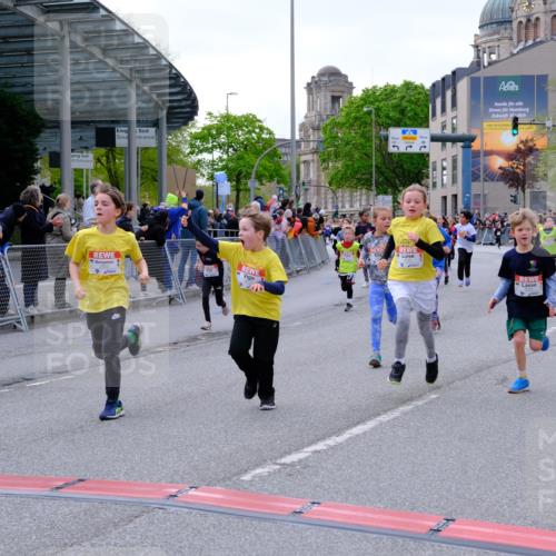 25.04.2026 - Das Zehntel Tim E. http://msf.ph/oto/9568696 25.04.2026 08:54:45 Ziel 1003, 1216, 1256, 1433, 1459, 1742, 1743, 1834, 1867, 1873, 1937, 2211, 2219, 2224, 2225, 2234, 2649, 2723, 2730, 2733, 2763, 2813, 2822, 3089, 3096, 3161, 3201, 3258, 3305, 3306, 3524, 3831, 4028, 4041 meine-sportfotos.de