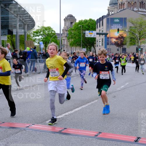 25.04.2026 - Das Zehntel Tim E. http://msf.ph/oto/9568698 25.04.2026 08:54:46 Ziel 1003, 1216, 1256, 1433, 1742, 1743, 1834, 1867, 1873, 1937, 2211, 2219, 2224, 2225, 2234, 2251, 2723, 2730, 2733, 2763, 2813, 2822, 3076, 3100, 3106, 3141, 3161, 3201, 3258, 3305, 3306, 3524, 3831, 4028, 4030, 4041 meine-sportfotos.de