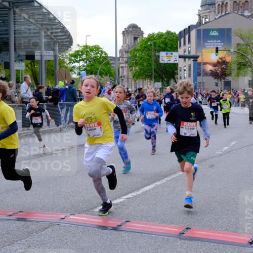 25.04.2026 - Das Zehntel Tim E. http://msf.ph/oto/9568699 25.04.2026 08:54:46 Ziel 1003, 1216, 1256, 1433, 1742, 1743, 1834, 1867, 1873, 1937, 2211, 2219, 2224, 2225, 2234, 2251, 2723, 2730, 2733, 2763, 2813, 2822, 3076, 3100, 3106, 3141, 3161, 3201, 3258, 3305, 3306, 3524, 3831, 4028, 4030, 4041 meine-sportfotos.de