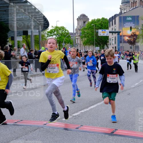 25.04.2026 - Das Zehntel Tim E. http://msf.ph/oto/9568700 25.04.2026 08:54:46 Ziel 1003, 1216, 1256, 1433, 1742, 1743, 1834, 1867, 1873, 1937, 2211, 2219, 2224, 2225, 2234, 2251, 2723, 2730, 2733, 2763, 2813, 2822, 3076, 3100, 3106, 3141, 3161, 3201, 3258, 3305, 3306, 3524, 3831, 4028, 4030, 4041 meine-sportfotos.de