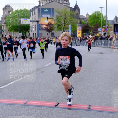 25.04.2026 - Das Zehntel Tim E. http://msf.ph/oto/9568706 25.04.2026 08:54:47 Ziel 1003, 1032, 1216, 1256, 1433, 1742, 1743, 1834, 1867, 1873, 2211, 2219, 2224, 2225, 2234, 2251, 2723, 2730, 2733, 2763, 2813, 2822, 3076, 3100, 3106, 3141, 3161, 3258, 3305, 3306, 3524, 3831, 3958, 4009, 4028, 4030, 4041 meine-sportfotos.de