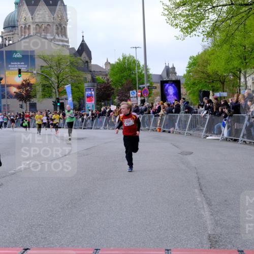 25.04.2026 - Das Zehntel Tim E. http://msf.ph/oto/9568713 25.04.2026 08:54:50 Ziel 1003, 1032, 1216, 1256, 1433, 1742, 1834, 1867, 2181, 2211, 2225, 2234, 2251, 2608, 2723, 2730, 2813, 2822, 2848, 3076, 3100, 3106, 3141, 3161, 3524, 3831, 3958, 4009, 4028, 4030, 4041 meine-sportfotos.de