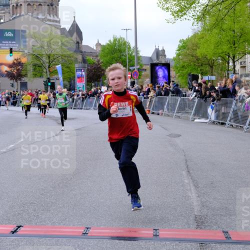 25.04.2026 - Das Zehntel Tim E. http://msf.ph/oto/9568717 25.04.2026 08:54:52 Ziel 1003, 1032, 1216, 1256, 1433, 1742, 1812, 1834, 1867, 2181, 2211, 2225, 2251, 2608, 2723, 2748, 2752, 2813, 2822, 2848, 3076, 3100, 3106, 3141, 3161, 3340, 3524, 3831, 3958, 4009, 4028, 4030, 4041 meine-sportfotos.de