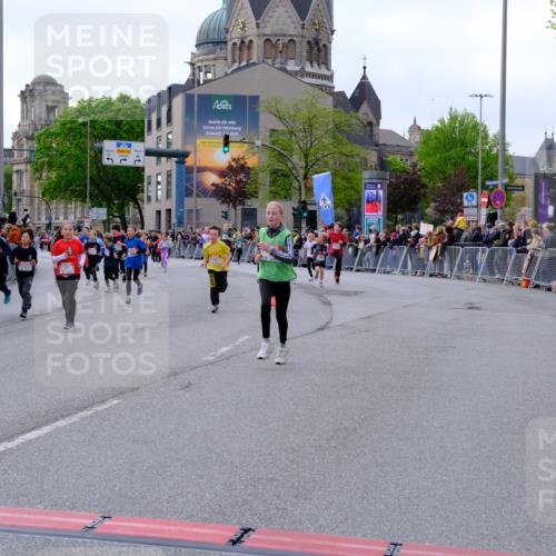 25.04.2026 - Das Zehntel Tim E. http://msf.ph/oto/9568719 25.04.2026 08:54:54 Ziel 1003, 1032, 1256, 1266, 1300, 1812, 1834, 1867, 2181, 2211, 2251, 2608, 2633, 2748, 2752, 2848, 2962, 3076, 3100, 3106, 3141, 3161, 3340, 3379, 3524, 3783, 3831, 3958, 4009, 4028, 4030, 4041 meine-sportfotos.de