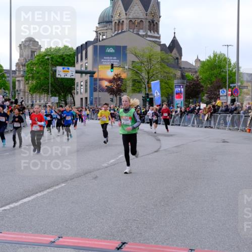 25.04.2026 - Das Zehntel Tim E. http://msf.ph/oto/9568721 25.04.2026 08:54:54 Ziel 1003, 1032, 1256, 1266, 1300, 1812, 1834, 1867, 2181, 2211, 2251, 2608, 2633, 2748, 2752, 2848, 2962, 3076, 3100, 3106, 3141, 3161, 3340, 3379, 3524, 3783, 3831, 3958, 4009, 4028, 4030, 4041 meine-sportfotos.de