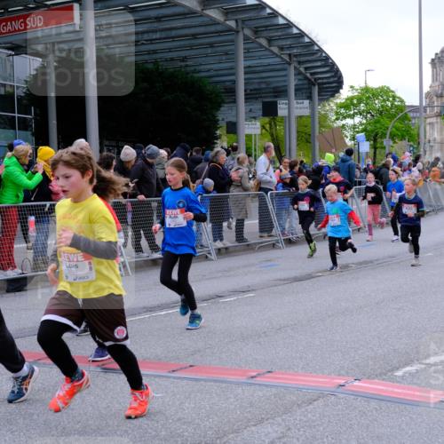 25.04.2026 - Das Zehntel Tim E. http://msf.ph/oto/9568732 25.04.2026 08:54:58 Ziel 1032, 1266, 1300, 1340, 1812, 2039, 2047, 2056, 2181, 2251, 2459, 2608, 2633, 2748, 2752, 2848, 2962, 3049, 3053, 3076, 3100, 3106, 3141, 3340, 3379, 3506, 3731, 3756, 3760, 3783, 3826, 3828, 3958, 4009, 4030 meine-sportfotos.de