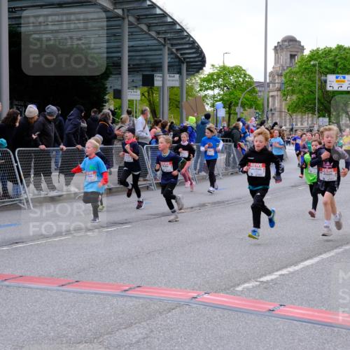 25.04.2026 - Das Zehntel Tim E. http://msf.ph/oto/9568736 25.04.2026 08:54:59 Ziel 1032, 1266, 1300, 1340, 1812, 2039, 2047, 2056, 2181, 2459, 2608, 2633, 2748, 2752, 2848, 2962, 3049, 3053, 3340, 3358, 3379, 3506, 3731, 3756, 3760, 3783, 3826, 3828, 3958, 4009 meine-sportfotos.de
