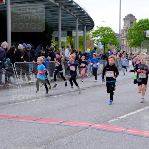 25.04.2026 - Das Zehntel Tim E. http://msf.ph/oto/9568737 25.04.2026 08:54:59 Ziel 1032, 1266, 1300, 1340, 1812, 2039, 2047, 2056, 2181, 2459, 2608, 2633, 2748, 2752, 2848, 2962, 3049, 3053, 3340, 3358, 3379, 3506, 3731, 3756, 3760, 3783, 3826, 3828, 3958, 4009 meine-sportfotos.de