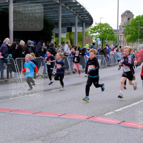 25.04.2026 - Das Zehntel Tim E. http://msf.ph/oto/9568739 25.04.2026 08:54:59 Ziel 1032, 1266, 1300, 1340, 1812, 2039, 2047, 2056, 2181, 2459, 2608, 2633, 2748, 2752, 2848, 2962, 3049, 3053, 3340, 3358, 3379, 3506, 3731, 3756, 3760, 3783, 3826, 3828, 3958, 4009 meine-sportfotos.de