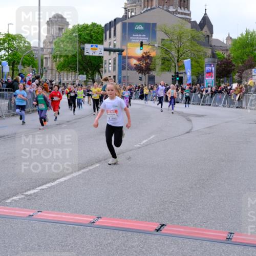 25.04.2026 - Das Zehntel Tim E. http://msf.ph/oto/9568740 25.04.2026 08:55:00 Ziel 1266, 1300, 1340, 1812, 2039, 2047, 2056, 2181, 2459, 2608, 2619, 2633, 2748, 2752, 2848, 2962, 3049, 3053, 3120, 3126, 3340, 3358, 3379, 3506, 3731, 3756, 3760, 3783, 3826, 3828 meine-sportfotos.de