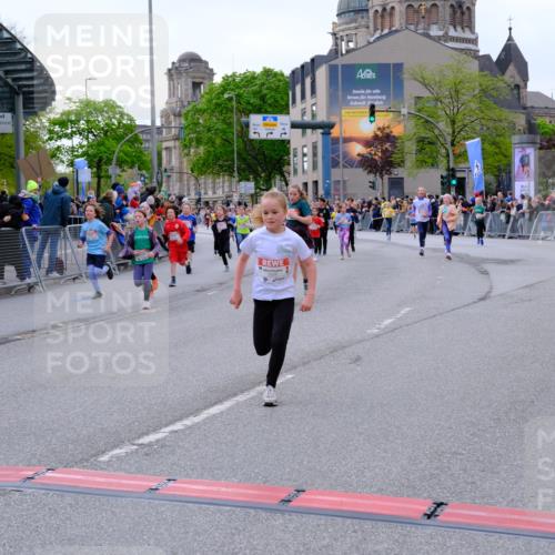 25.04.2026 - Das Zehntel Tim E. http://msf.ph/oto/9568743 25.04.2026 08:55:00 Ziel 1266, 1300, 1340, 1812, 2039, 2047, 2056, 2181, 2459, 2608, 2619, 2633, 2748, 2752, 2848, 2962, 3049, 3053, 3120, 3126, 3340, 3358, 3379, 3506, 3731, 3756, 3760, 3783, 3826, 3828 meine-sportfotos.de
