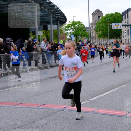 25.04.2026 - Das Zehntel Tim E. http://msf.ph/oto/9568747 25.04.2026 08:55:01 Ziel 1266, 1300, 1340, 1812, 2039, 2047, 2056, 2181, 2459, 2608, 2619, 2633, 2748, 2752, 2793, 2848, 2962, 3049, 3053, 3120, 3126, 3340, 3358, 3379, 3506, 3636, 3731, 3756, 3760, 3783, 3826, 3828, 4014 meine-sportfotos.de
