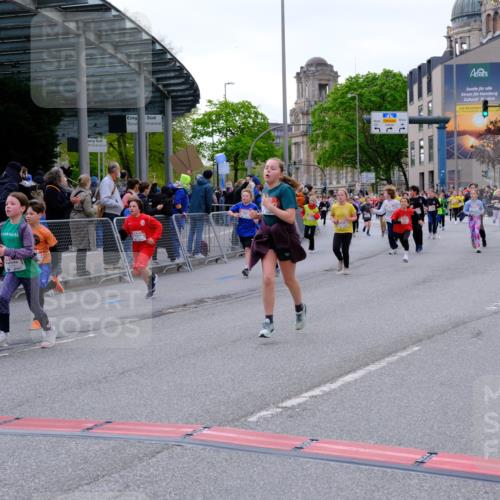 25.04.2026 - Das Zehntel Tim E. http://msf.ph/oto/9568751 25.04.2026 08:55:02 Ziel 1266, 1300, 1340, 1812, 2009, 2010, 2039, 2047, 2056, 2181, 2459, 2619, 2633, 2748, 2752, 2793, 2828, 2848, 2962, 3049, 3053, 3091, 3120, 3126, 3236, 3340, 3358, 3379, 3506, 3636, 3731, 3756, 3760, 3783, 3826, 3828, 4014 meine-sportfotos.de