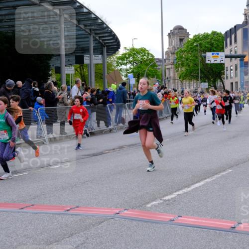 25.04.2026 - Das Zehntel Tim E. http://msf.ph/oto/9568753 25.04.2026 08:55:02 Ziel 1266, 1300, 1340, 1812, 2009, 2010, 2039, 2047, 2056, 2181, 2459, 2619, 2633, 2748, 2752, 2793, 2828, 2848, 2962, 3049, 3053, 3091, 3120, 3126, 3236, 3340, 3358, 3379, 3506, 3636, 3731, 3756, 3760, 3783, 3826, 3828, 4014 meine-sportfotos.de