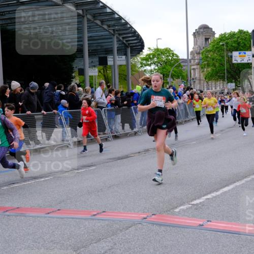 25.04.2026 - Das Zehntel Tim E. http://msf.ph/oto/9568755 25.04.2026 08:55:02 Ziel 1266, 1300, 1340, 1812, 2009, 2010, 2039, 2047, 2056, 2181, 2459, 2619, 2633, 2748, 2752, 2793, 2828, 2848, 2962, 3049, 3053, 3091, 3120, 3126, 3236, 3340, 3358, 3379, 3506, 3636, 3731, 3756, 3760, 3783, 3826, 3828, 4014 meine-sportfotos.de