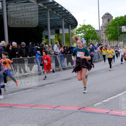 25.04.2026 - Das Zehntel Tim E. http://msf.ph/oto/9568756 25.04.2026 08:55:03 Ziel 1160, 1266, 1300, 1340, 1812, 2009, 2010, 2039, 2047, 2056, 2459, 2619, 2633, 2748, 2752, 2793, 2828, 2962, 3049, 3053, 3091, 3120, 3126, 3236, 3247, 3340, 3358, 3379, 3506, 3636, 3731, 3756, 3760, 3783, 3826, 3828, 4014 meine-sportfotos.de
