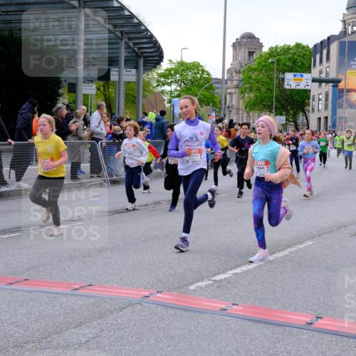 25.04.2026 - Das Zehntel Tim E. http://msf.ph/oto/9568770 25.04.2026 08:55:05 Ziel 1090, 1160, 1266, 1297, 1300, 1306, 1340, 1380, 1642, 2009, 2010, 2039, 2047, 2056, 2459, 2619, 2633, 2793, 2828, 2962, 3049, 3053, 3091, 3120, 3126, 3236, 3247, 3358, 3379, 3506, 3636, 3668, 3678, 3731, 3756, 3760, 3783, 3814, 3826, 3828, 3936, 4014 meine-sportfotos.de