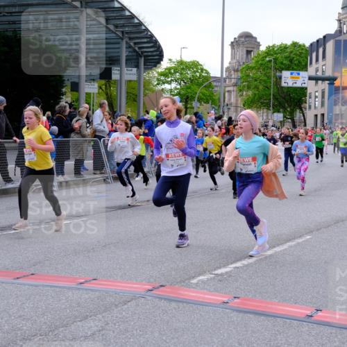 25.04.2026 - Das Zehntel Tim E. http://msf.ph/oto/9568771 25.04.2026 08:55:05 Ziel 1090, 1160, 1266, 1297, 1300, 1306, 1340, 1380, 1642, 2009, 2010, 2039, 2047, 2056, 2459, 2619, 2633, 2793, 2828, 2962, 3049, 3053, 3091, 3120, 3126, 3236, 3247, 3358, 3379, 3506, 3636, 3668, 3678, 3731, 3756, 3760, 3783, 3814, 3826, 3828, 3936, 4014 meine-sportfotos.de