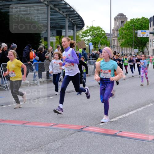 25.04.2026 - Das Zehntel Tim E. http://msf.ph/oto/9568773 25.04.2026 08:55:05 Ziel 1090, 1160, 1266, 1297, 1300, 1306, 1340, 1380, 1642, 2009, 2010, 2039, 2047, 2056, 2459, 2619, 2633, 2793, 2828, 2962, 3049, 3053, 3091, 3120, 3126, 3236, 3247, 3358, 3379, 3506, 3636, 3668, 3678, 3731, 3756, 3760, 3783, 3814, 3826, 3828, 3936, 4014 meine-sportfotos.de