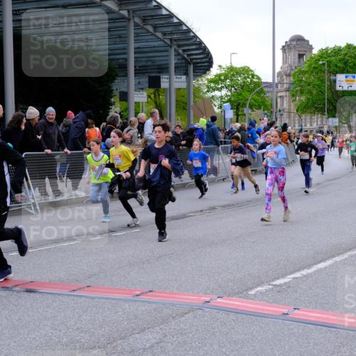 25.04.2026 - Das Zehntel Tim E. http://msf.ph/oto/9568780 25.04.2026 08:55:07 Ziel 1090, 1160, 1297, 1306, 1340, 1380, 1550, 1642, 1646, 1657, 1818, 2009, 2010, 2039, 2047, 2056, 2459, 2619, 2793, 2828, 3049, 3053, 3091, 3105, 3120, 3126, 3128, 3236, 3247, 3358, 3506, 3636, 3668, 3678, 3731, 3756, 3760, 3814, 3826, 3828, 3936, 4014 meine-sportfotos.de