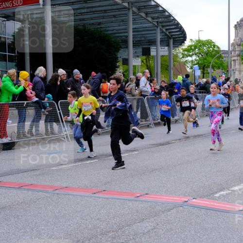 25.04.2026 - Das Zehntel Tim E. http://msf.ph/oto/9568783 25.04.2026 08:55:07 Ziel 1090, 1160, 1297, 1306, 1340, 1380, 1550, 1642, 1646, 1657, 1818, 2009, 2010, 2039, 2047, 2056, 2459, 2619, 2793, 2828, 3049, 3053, 3091, 3105, 3120, 3126, 3128, 3236, 3247, 3358, 3506, 3636, 3668, 3678, 3731, 3756, 3760, 3814, 3826, 3828, 3936, 4014 meine-sportfotos.de