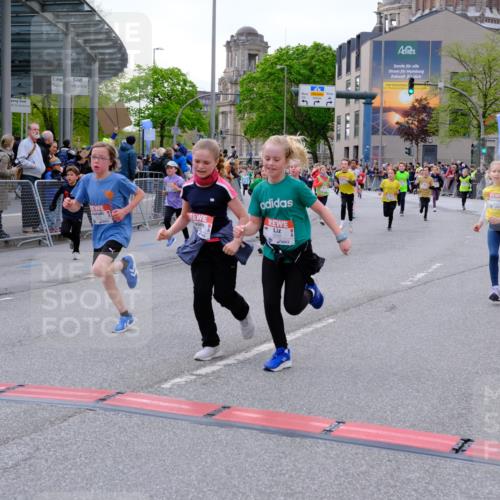 25.04.2026 - Das Zehntel Tim E. http://msf.ph/oto/9568794 25.04.2026 08:55:09 Ziel 1090, 1160, 1297, 1306, 1380, 1550, 1642, 1646, 1657, 1818, 2009, 2010, 2039, 2047, 2056, 2439, 2459, 2619, 2711, 2718, 2793, 2828, 3091, 3105, 3120, 3126, 3128, 3236, 3247, 3358, 3636, 3668, 3678, 3721, 3814, 3826, 3828, 3936, 4014 meine-sportfotos.de