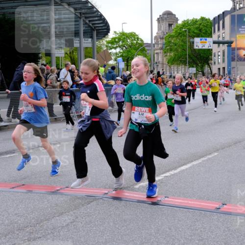 25.04.2026 - Das Zehntel Tim E. http://msf.ph/oto/9568798 25.04.2026 08:55:10 Ziel 1090, 1160, 1297, 1306, 1380, 1517, 1550, 1642, 1646, 1657, 1818, 2009, 2010, 2056, 2439, 2459, 2619, 2711, 2718, 2793, 2828, 3091, 3105, 3120, 3126, 3128, 3236, 3247, 3313, 3358, 3636, 3668, 3678, 3721, 3814, 3826, 3828, 3936, 4014 meine-sportfotos.de