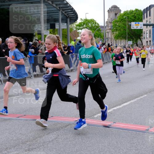 25.04.2026 - Das Zehntel Tim E. http://msf.ph/oto/9568799 25.04.2026 08:55:10 Ziel 1090, 1160, 1297, 1306, 1380, 1517, 1550, 1642, 1646, 1657, 1818, 2009, 2010, 2056, 2439, 2459, 2619, 2711, 2718, 2793, 2828, 3091, 3105, 3120, 3126, 3128, 3236, 3247, 3313, 3358, 3636, 3668, 3678, 3721, 3814, 3826, 3828, 3936, 4014 meine-sportfotos.de