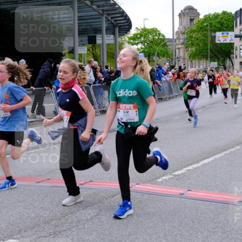 25.04.2026 - Das Zehntel Tim E. http://msf.ph/oto/9568800 25.04.2026 08:55:10 Ziel 1090, 1160, 1297, 1306, 1380, 1517, 1550, 1642, 1646, 1657, 1818, 2009, 2010, 2056, 2439, 2459, 2619, 2711, 2718, 2793, 2828, 3091, 3105, 3120, 3126, 3128, 3236, 3247, 3313, 3358, 3636, 3668, 3678, 3721, 3814, 3826, 3828, 3936, 4014 meine-sportfotos.de