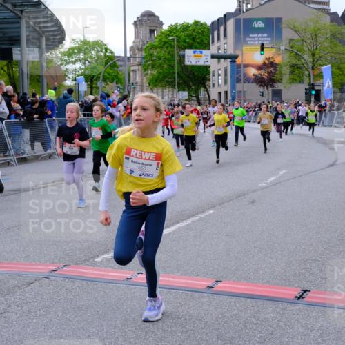 25.04.2026 - Das Zehntel Tim E. http://msf.ph/oto/9568802 25.04.2026 08:55:11 Ziel 1090, 1160, 1297, 1306, 1380, 1517, 1550, 1642, 1646, 1657, 1818, 2009, 2010, 2439, 2619, 2711, 2718, 2793, 2828, 3091, 3105, 3120, 3126, 3128, 3236, 3247, 3313, 3358, 3544, 3636, 3668, 3678, 3721, 3814, 3936, 3964, 4014 meine-sportfotos.de