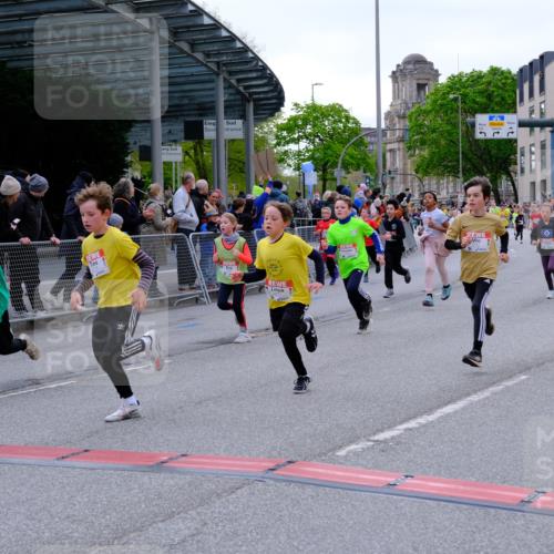 25.04.2026 - Das Zehntel Tim E. http://msf.ph/oto/9568816 25.04.2026 08:55:13 Ziel 1038, 1045, 1090, 1160, 1297, 1304, 1306, 1380, 1381, 1517, 1550, 1642, 1646, 1657, 1818, 2009, 2010, 2439, 2584, 2650, 2711, 2718, 2793, 2828, 3091, 3105, 3128, 3145, 3236, 3247, 3313, 3544, 3636, 3668, 3678, 3721, 3814, 3936, 3964, 4014 meine-sportfotos.de