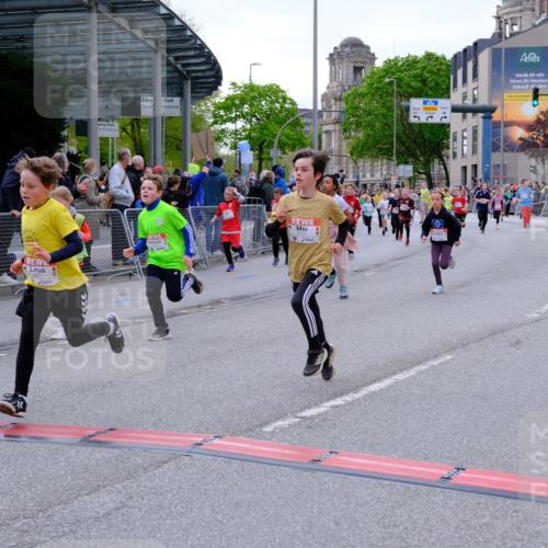 25.04.2026 - Das Zehntel Tim E. http://msf.ph/oto/9568817 25.04.2026 08:55:14 Ziel 1038, 1045, 1090, 1160, 1297, 1304, 1306, 1380, 1381, 1517, 1550, 1565, 1642, 1646, 1657, 1818, 2009, 2010, 2439, 2584, 2650, 2682, 2711, 2718, 2828, 3091, 3105, 3128, 3145, 3236, 3247, 3313, 3544, 3668, 3678, 3721, 3814, 3936, 3964 meine-sportfotos.de