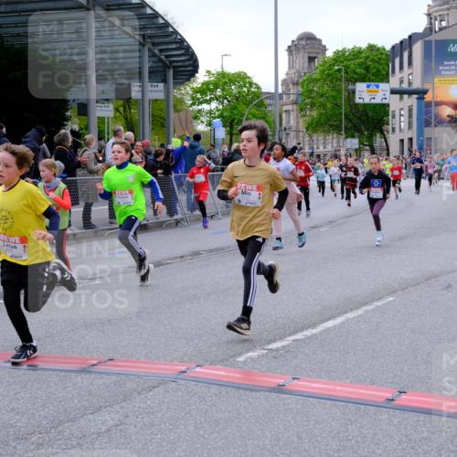 25.04.2026 - Das Zehntel Tim E. http://msf.ph/oto/9568818 25.04.2026 08:55:14 Ziel 1038, 1045, 1090, 1160, 1297, 1304, 1306, 1380, 1381, 1517, 1550, 1565, 1642, 1646, 1657, 1818, 2009, 2010, 2439, 2584, 2650, 2682, 2711, 2718, 2828, 3091, 3105, 3128, 3145, 3236, 3247, 3313, 3544, 3668, 3678, 3721, 3814, 3936, 3964 meine-sportfotos.de