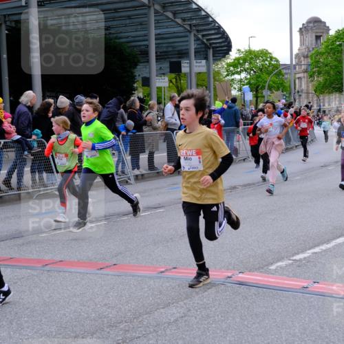 25.04.2026 - Das Zehntel Tim E. http://msf.ph/oto/9568822 25.04.2026 08:55:14 Ziel 1038, 1045, 1090, 1160, 1297, 1304, 1306, 1380, 1381, 1517, 1550, 1565, 1642, 1646, 1657, 1818, 2009, 2010, 2439, 2584, 2650, 2682, 2711, 2718, 2828, 3091, 3105, 3128, 3145, 3236, 3247, 3313, 3544, 3668, 3678, 3721, 3814, 3936, 3964 meine-sportfotos.de