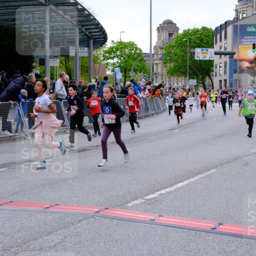 25.04.2026 - Das Zehntel Tim E. http://msf.ph/oto/9568826 25.04.2026 08:55:16 Ziel 1038, 1045, 1090, 1297, 1304, 1306, 1380, 1381, 1517, 1550, 1565, 1614, 1642, 1646, 1657, 1818, 2439, 2584, 2650, 2682, 2711, 2718, 3105, 3128, 3145, 3313, 3544, 3668, 3678, 3721, 3814, 3936, 3964 meine-sportfotos.de