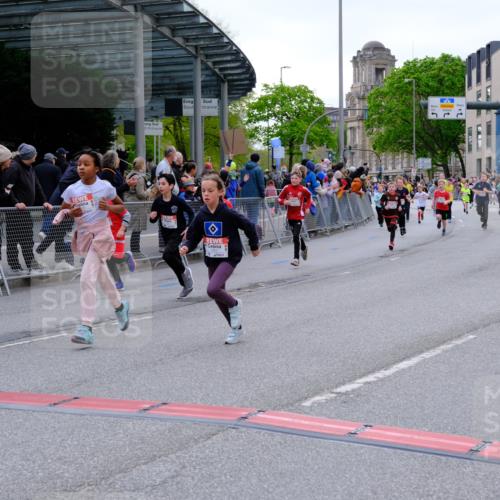 25.04.2026 - Das Zehntel Tim E. http://msf.ph/oto/9568828 25.04.2026 08:55:16 Ziel 1038, 1045, 1090, 1297, 1304, 1306, 1380, 1381, 1517, 1550, 1565, 1614, 1642, 1646, 1657, 1818, 2439, 2584, 2650, 2682, 2711, 2718, 3105, 3128, 3145, 3313, 3544, 3668, 3678, 3721, 3814, 3936, 3964 meine-sportfotos.de