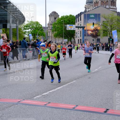 25.04.2026 - Das Zehntel Tim E. http://msf.ph/oto/9568833 25.04.2026 08:55:17 Ziel 1038, 1045, 1304, 1380, 1381, 1517, 1550, 1565, 1614, 1642, 1646, 1657, 1818, 1975, 2439, 2584, 2650, 2682, 2711, 2718, 3062, 3105, 3128, 3145, 3313, 3544, 3668, 3678, 3721, 3964 meine-sportfotos.de
