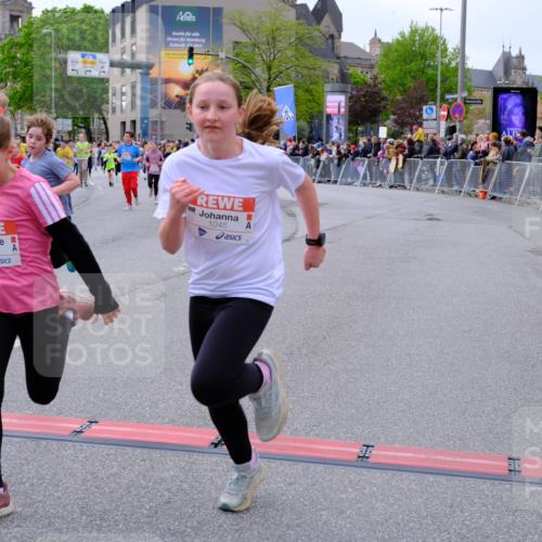 25.04.2026 - Das Zehntel Tim E. http://msf.ph/oto/9568836 25.04.2026 08:55:18 Ziel 1038, 1045, 1050, 1056, 1304, 1381, 1517, 1550, 1565, 1614, 1646, 1657, 1818, 1975, 2439, 2584, 2650, 2682, 2711, 2718, 3062, 3105, 3128, 3145, 3313, 3516, 3544, 3721, 3893, 3964 meine-sportfotos.de