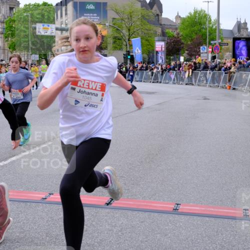 25.04.2026 - Das Zehntel Tim E. http://msf.ph/oto/9568837 25.04.2026 08:55:18 Ziel 1038, 1045, 1050, 1056, 1304, 1381, 1517, 1550, 1565, 1614, 1646, 1657, 1818, 1975, 2439, 2584, 2650, 2682, 2711, 2718, 3062, 3105, 3128, 3145, 3313, 3516, 3544, 3721, 3893, 3964 meine-sportfotos.de