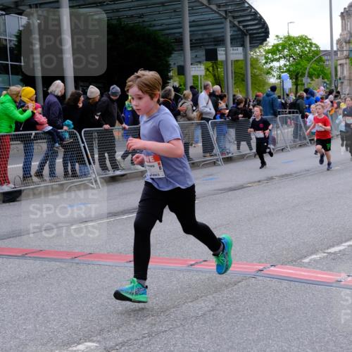 25.04.2026 - Das Zehntel Tim E. http://msf.ph/oto/9568842 25.04.2026 08:55:19 Ziel 1038, 1045, 1050, 1056, 1070, 1304, 1381, 1517, 1565, 1614, 1646, 1657, 1818, 1975, 2439, 2584, 2650, 2682, 2711, 2718, 3062, 3105, 3128, 3145, 3313, 3445, 3516, 3544, 3721, 3893, 3964, 4006 meine-sportfotos.de