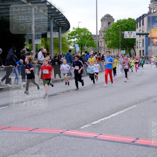 25.04.2026 - Das Zehntel Tim E. http://msf.ph/oto/9568846 25.04.2026 08:55:20 Ziel 1038, 1045, 1050, 1056, 1070, 1304, 1381, 1517, 1565, 1614, 1975, 2439, 2584, 2650, 2682, 2711, 2718, 2769, 3062, 3145, 3313, 3445, 3516, 3544, 3721, 3893, 3964, 3980, 4006 meine-sportfotos.de