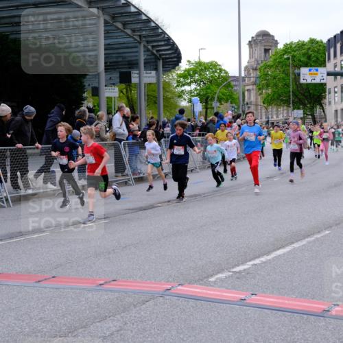 25.04.2026 - Das Zehntel Tim E. http://msf.ph/oto/9568849 25.04.2026 08:55:21 Ziel 1038, 1045, 1050, 1056, 1070, 1304, 1381, 1517, 1565, 1614, 1975, 2037, 2071, 2439, 2584, 2650, 2682, 2711, 2718, 2769, 2780, 3062, 3145, 3237, 3313, 3445, 3516, 3544, 3721, 3893, 3964, 3980, 4006 meine-sportfotos.de