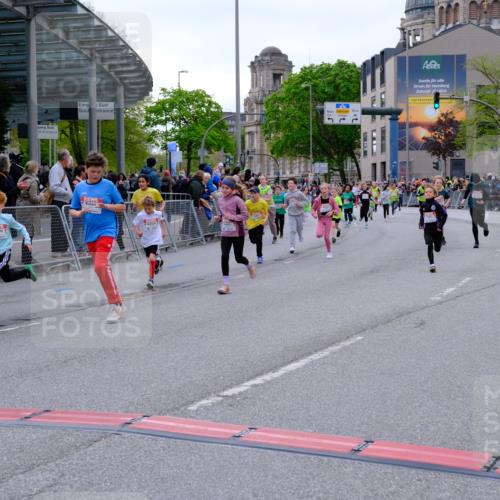 25.04.2026 - Das Zehntel Tim E. http://msf.ph/oto/9568852 25.04.2026 08:55:22 Ziel 1038, 1045, 1050, 1056, 1070, 1304, 1381, 1517, 1565, 1614, 1975, 2037, 2071, 2171, 2584, 2650, 2682, 2769, 2780, 3062, 3145, 3237, 3313, 3445, 3516, 3544, 3893, 3964, 3980, 4006 meine-sportfotos.de