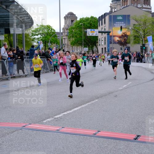 25.04.2026 - Das Zehntel Tim E. http://msf.ph/oto/9568857 25.04.2026 08:55:23 Ziel 1038, 1045, 1050, 1056, 1070, 1304, 1381, 1565, 1614, 1875, 1975, 2037, 2071, 2171, 2387, 2584, 2650, 2682, 2769, 2780, 3062, 3145, 3237, 3445, 3516, 3544, 3893, 3895, 3964, 3980, 4006 meine-sportfotos.de